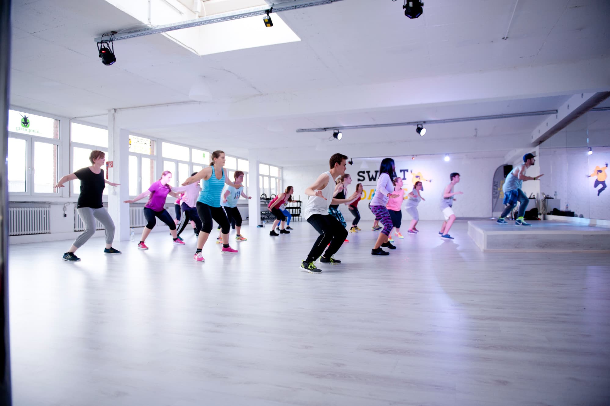 Aerial Hoop / Luftakrobatik bei SweatnDance in Köln